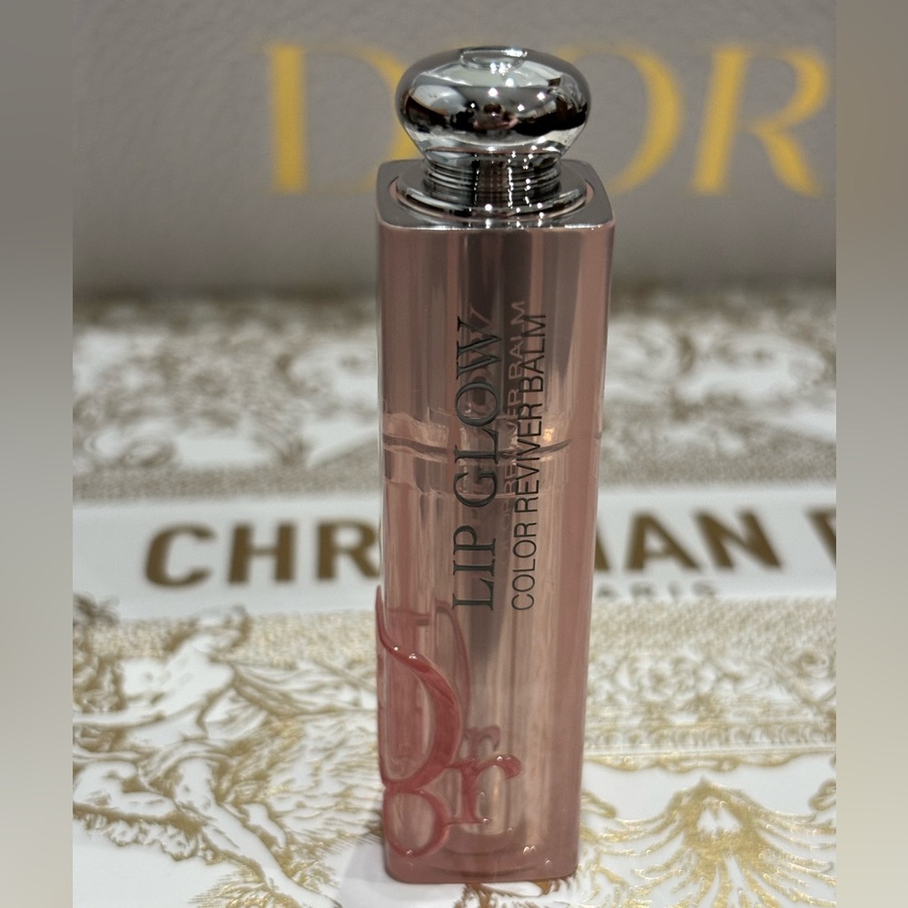 DIOR Lip Glow Lip Balm 001 Sheer Pink - Brand New - Moisturizing - Picture 2 of 3
